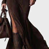 Adrianna | Robe longue en suédine marron ceinturée à fermeture éclair