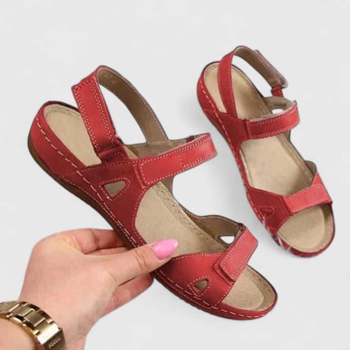 La paire qui termine la tenue.