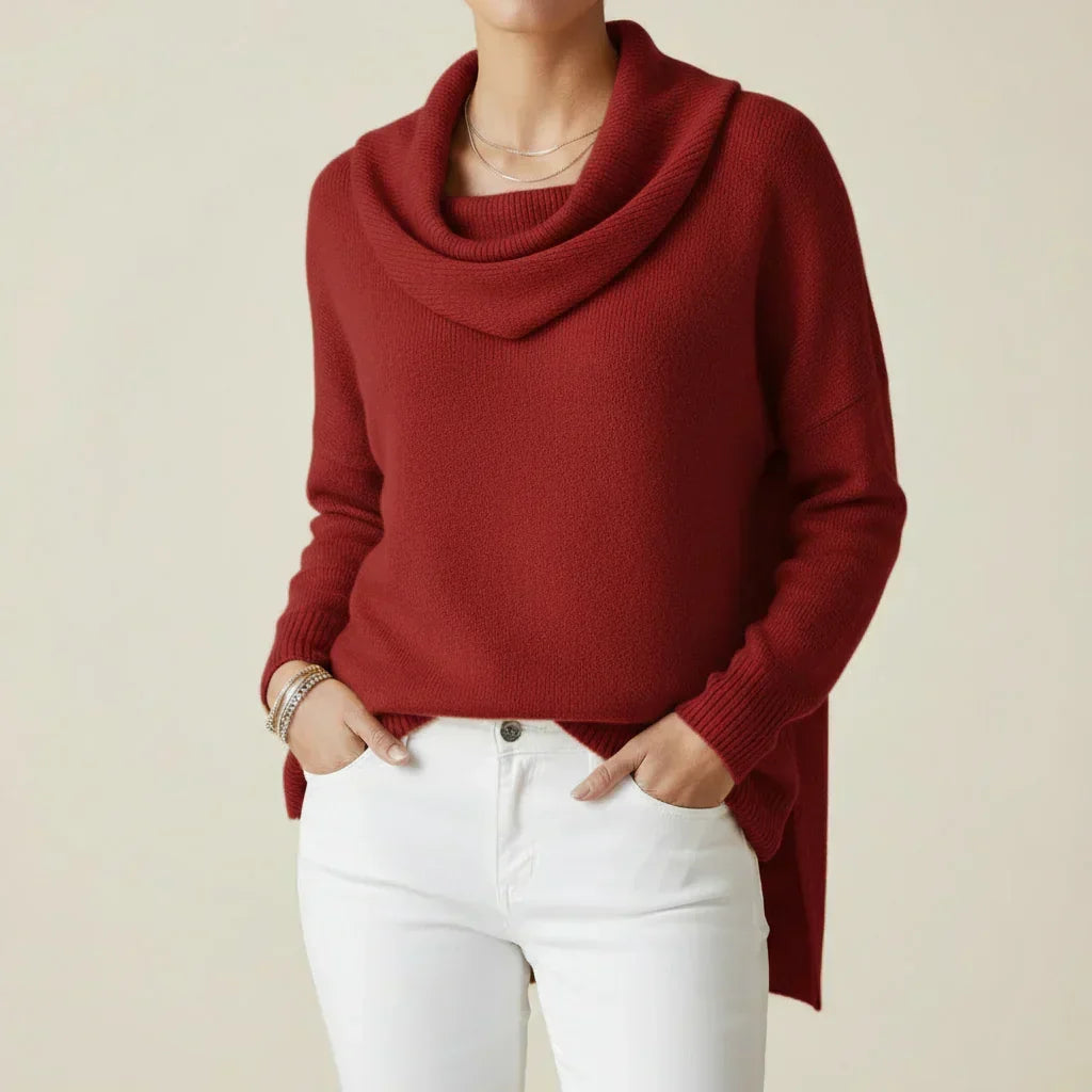 Linnea | Pull à col drapé et fentes latérales Rouge bourgogne, photo studio