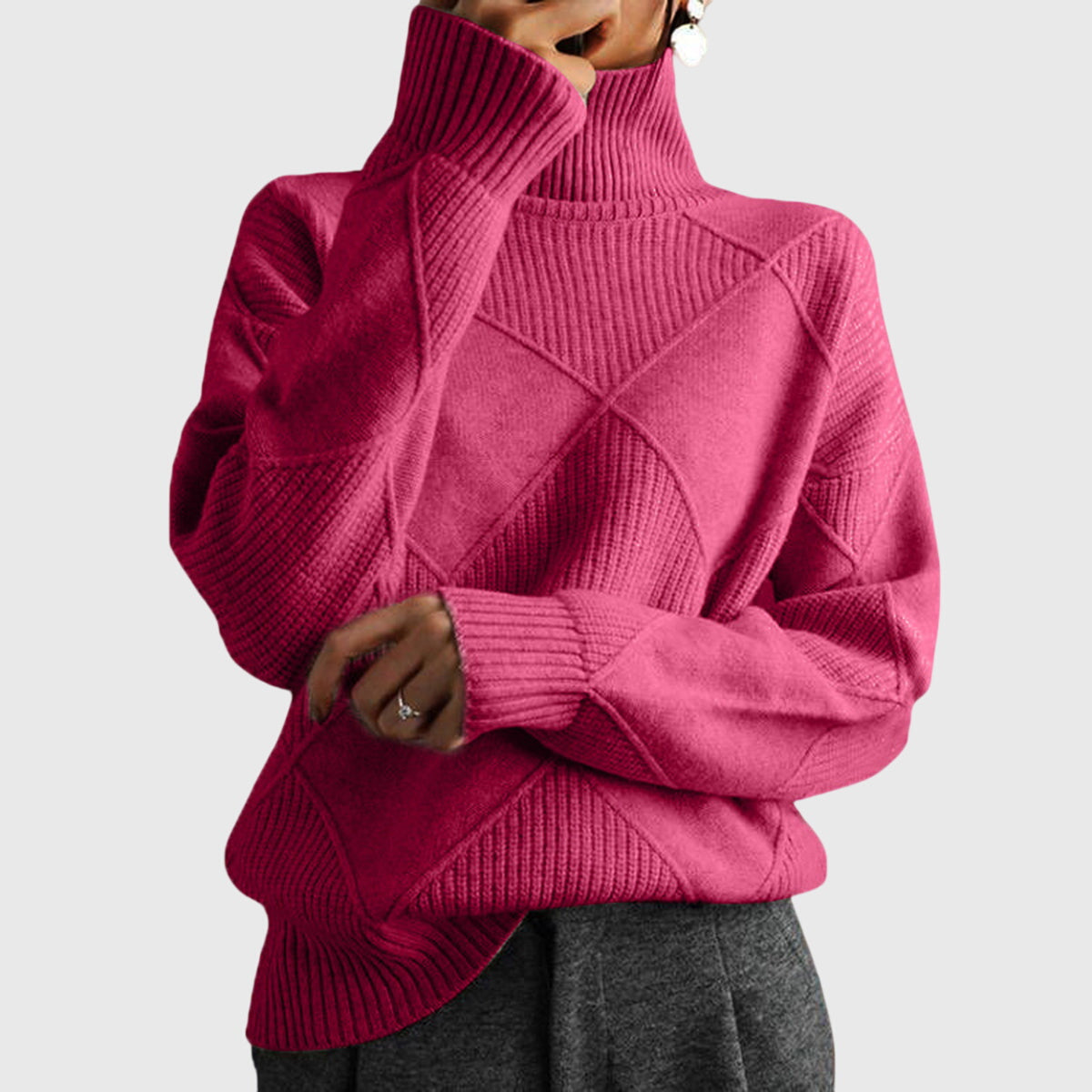 Verona | Pull à col roulé à motif géométrique Rose, photo studio