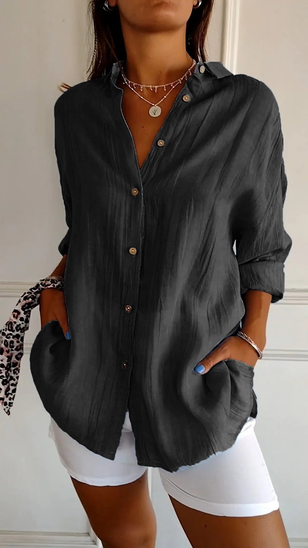Mireille | Blouse oversize élégante Noir, photo studio
