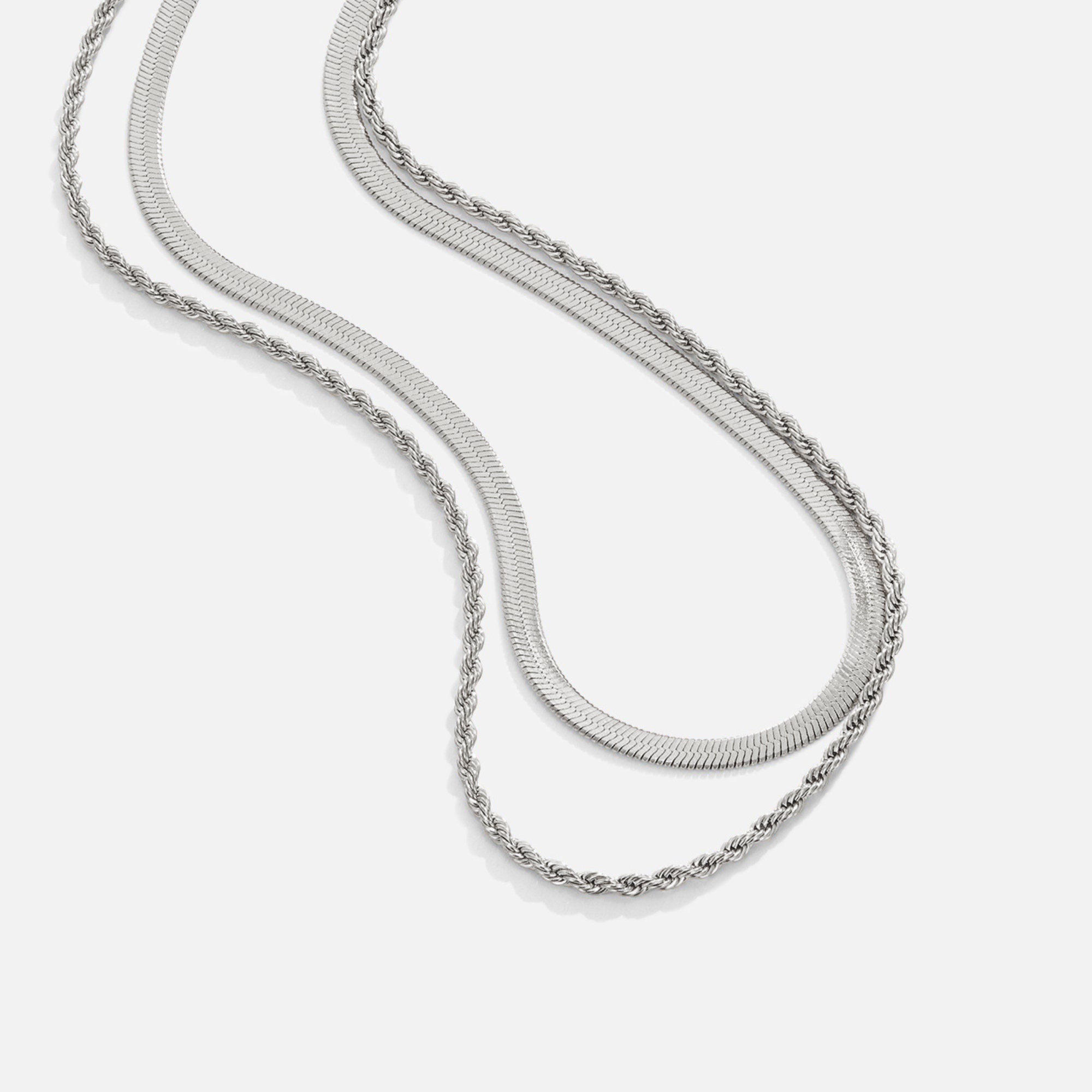 Sabine – Collier doré avec pendentif circulaire