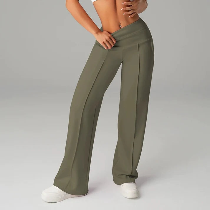 Ines | Pantalon large tout confort Vert armée, photo studio