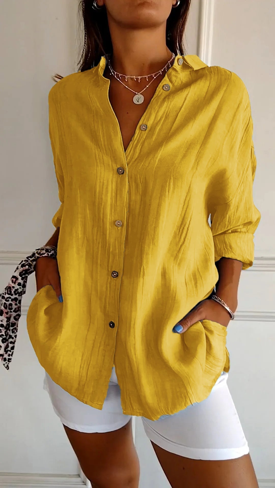 Mireille | Blouse oversize élégante Jaune, photo studio