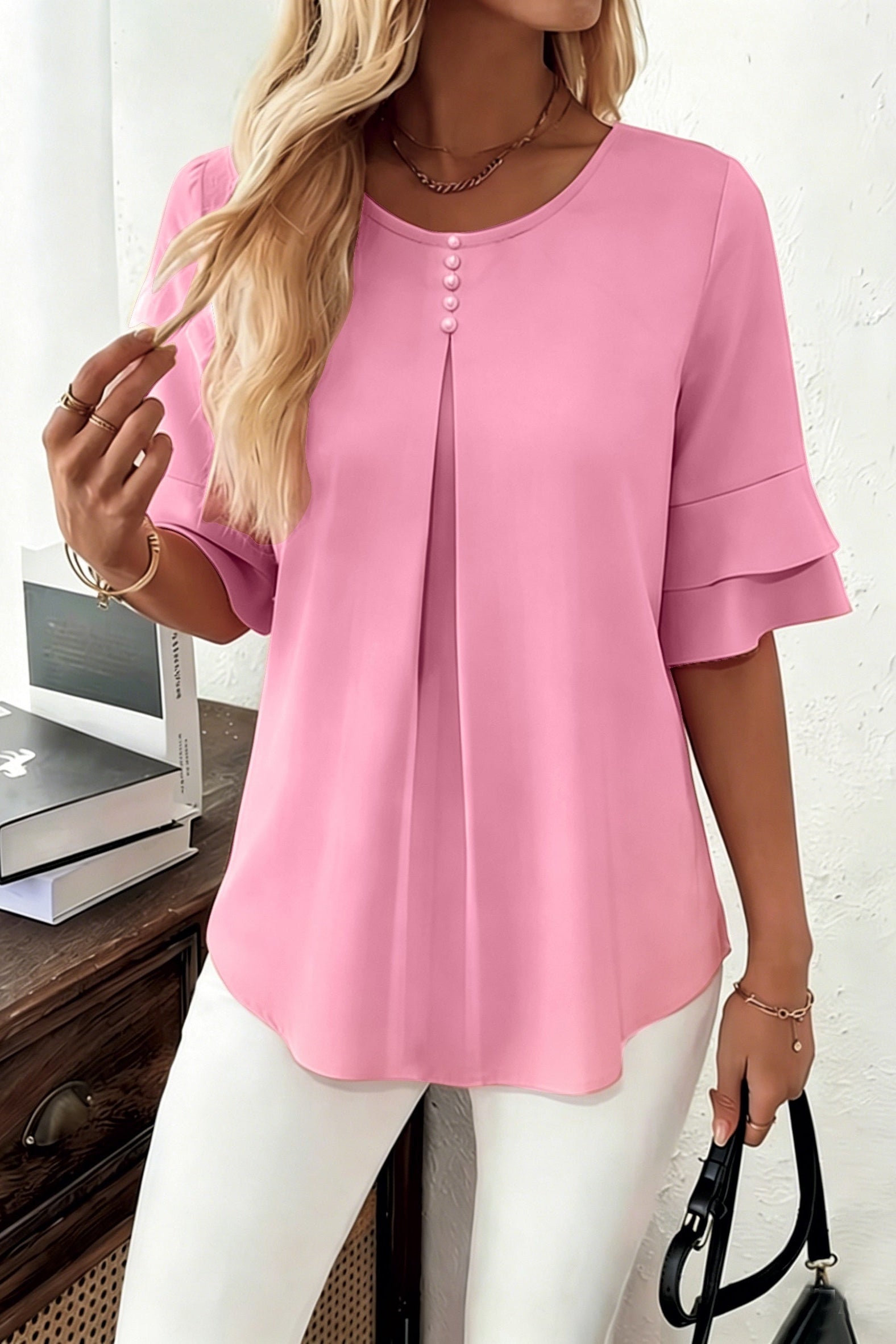 Colette | Blouse à volants et manches évasées Rose, photo studio