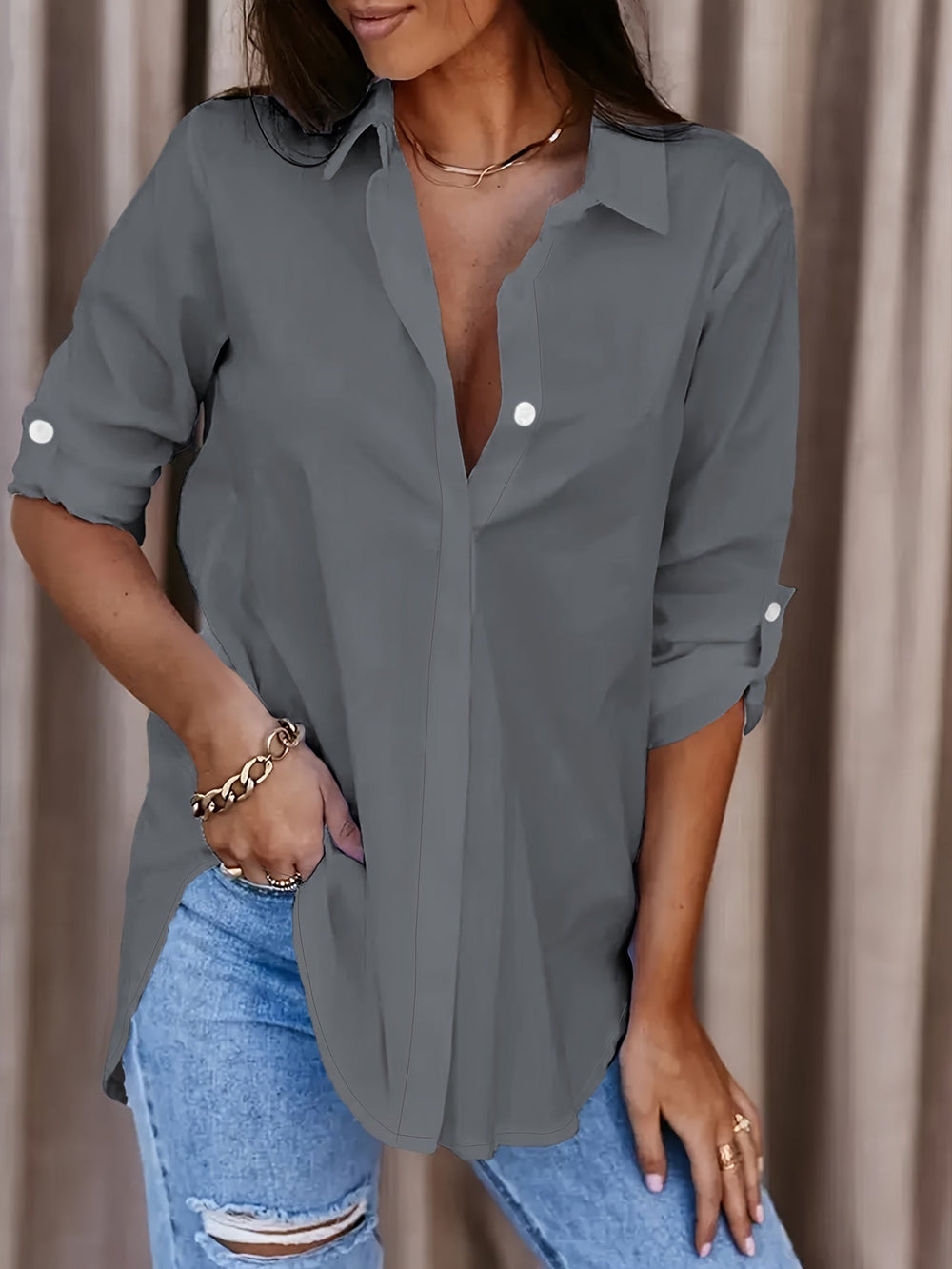 Une blouse, du café au dîner.