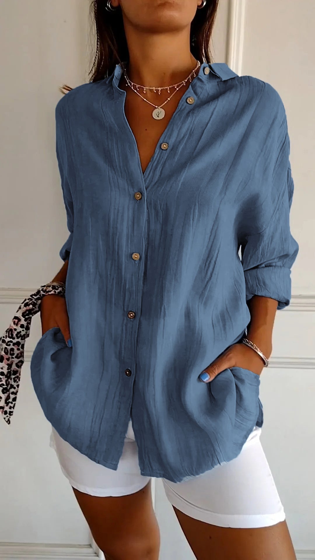 Mireille | Blouse oversize élégante Bleu marine, photo studio