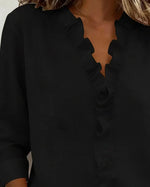 Huguette | Blouse raffinée à col V volanté