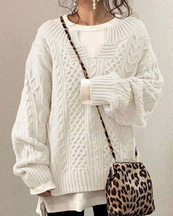 Cyrielle | Pull oversize à torsades et col V Blanc, photo studio