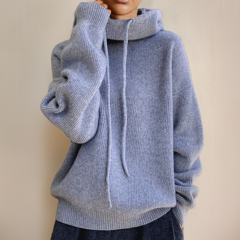 Julie | Sweat à capuche ajusté à cordon Bleu, photo studio