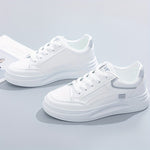 Baskets blanches chic confort léger
