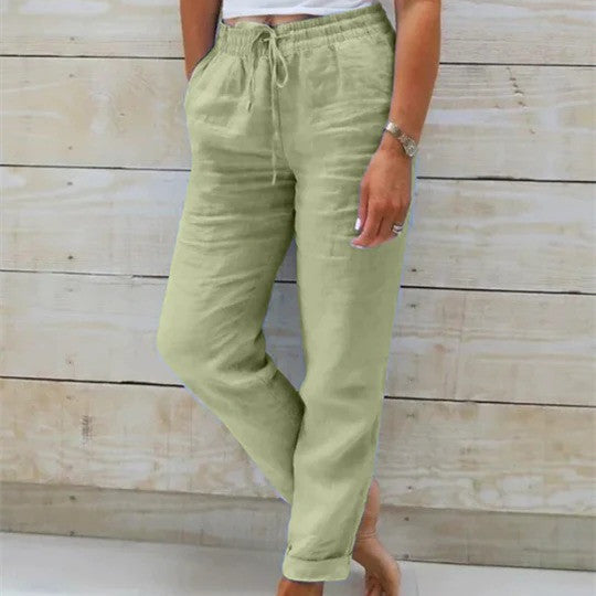 Frauke | Pantalon en tissu à taille élastiquée et ourlet revers Vert, photo studio