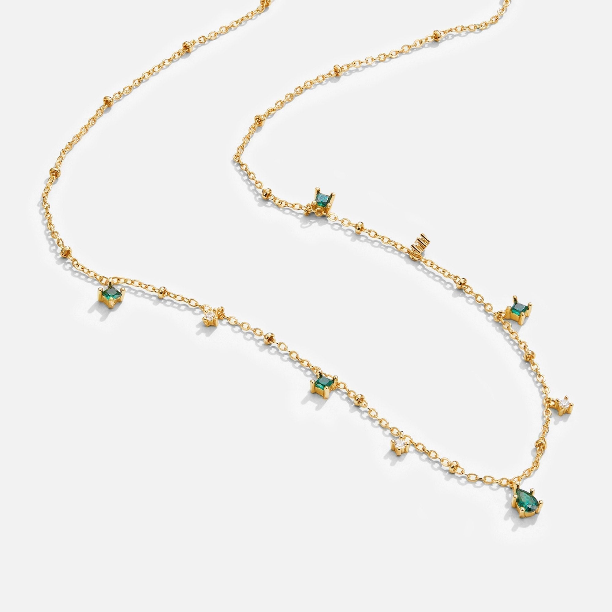 Marthe – Collier en or avec pendentif vert