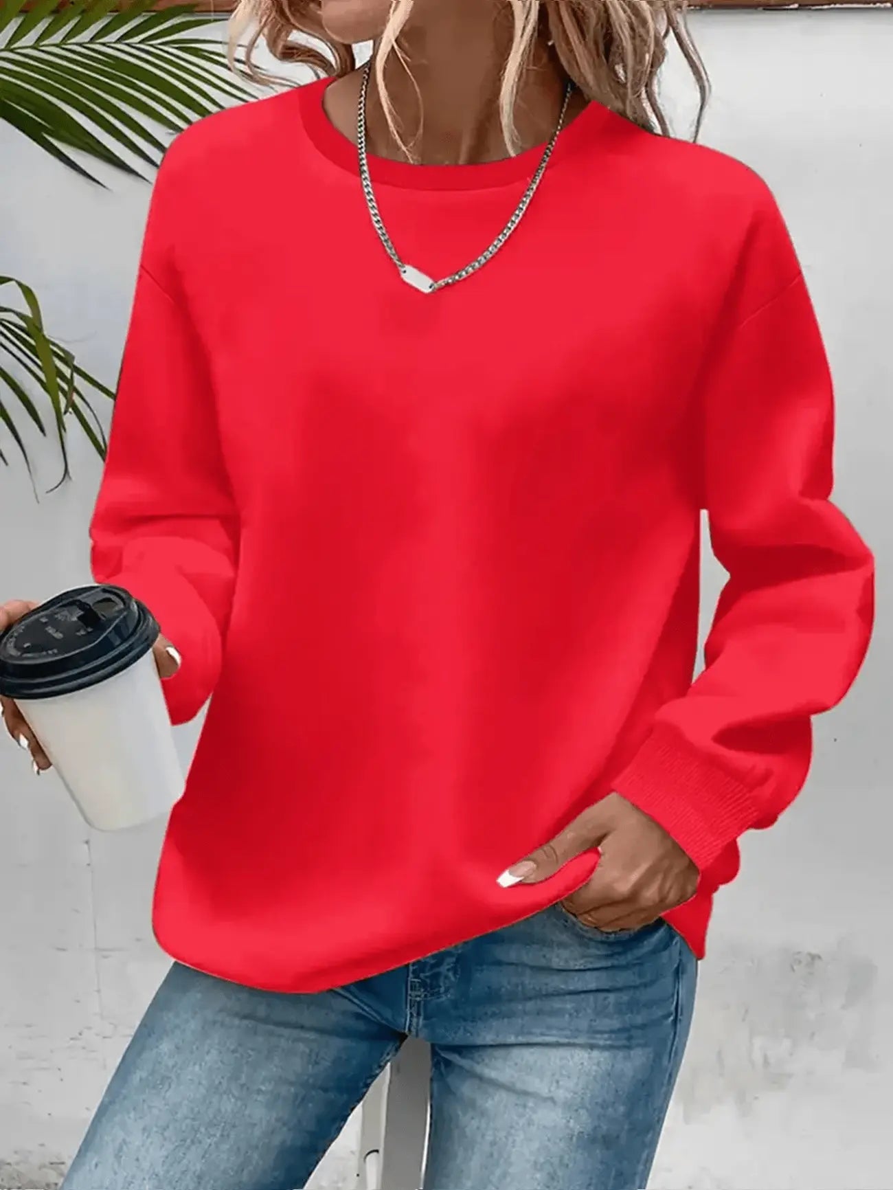 Ariane | Sweat moderne du quotidien Rouge, photo studio
