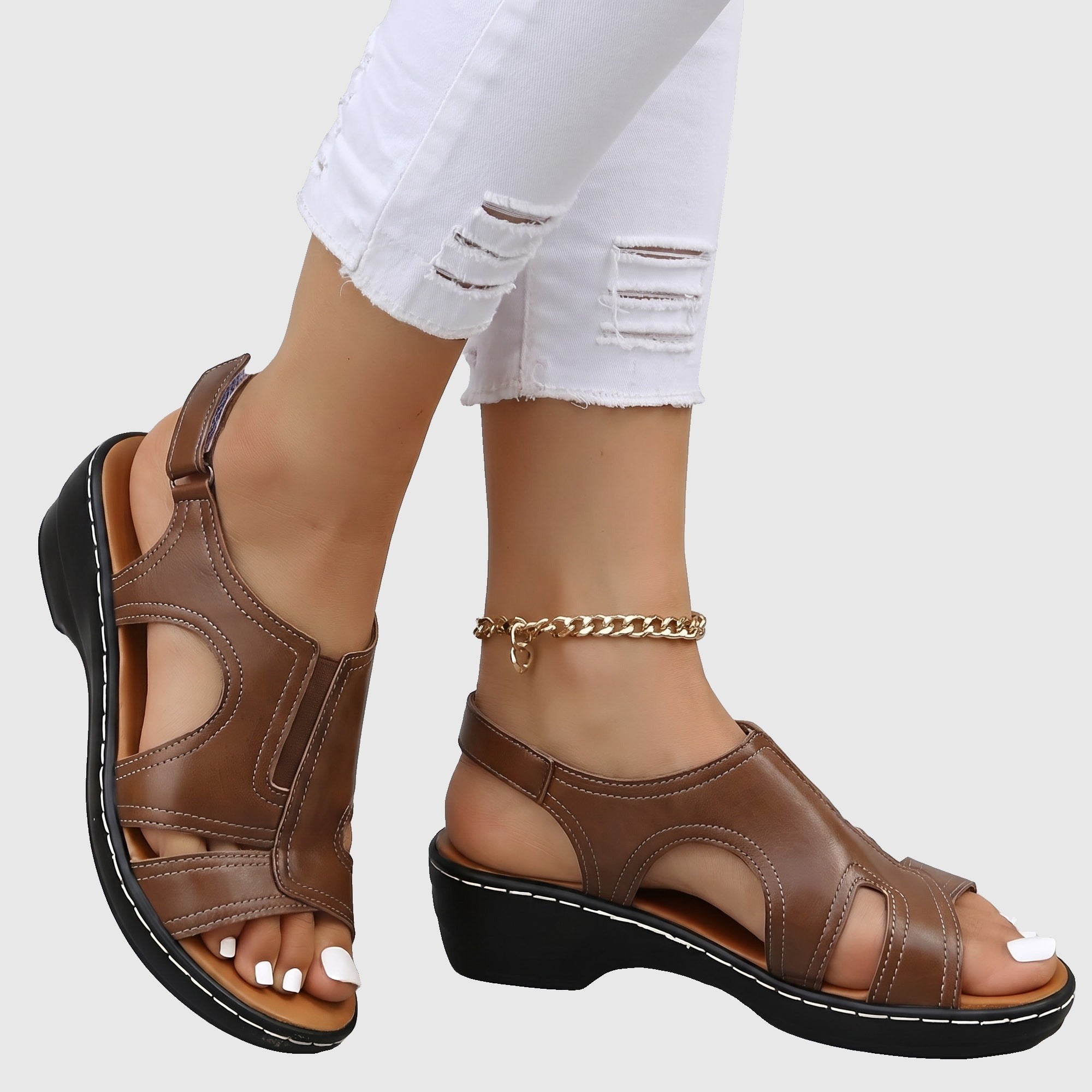 Bérénice | Sandales orthopédiques femme à talon Marron, présentation studio