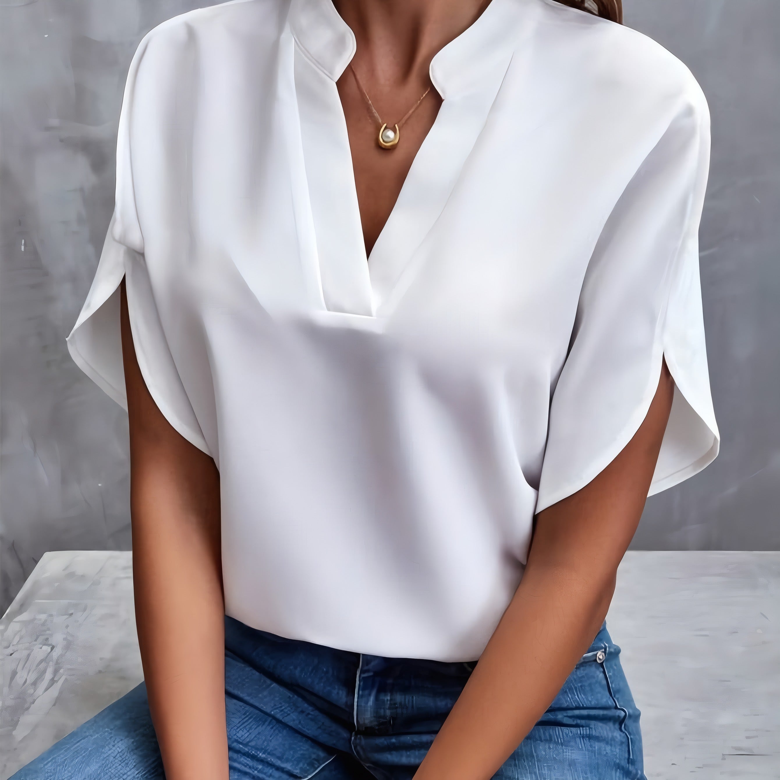 Franziska | Blouse fluide à col V Blanc, photo studio