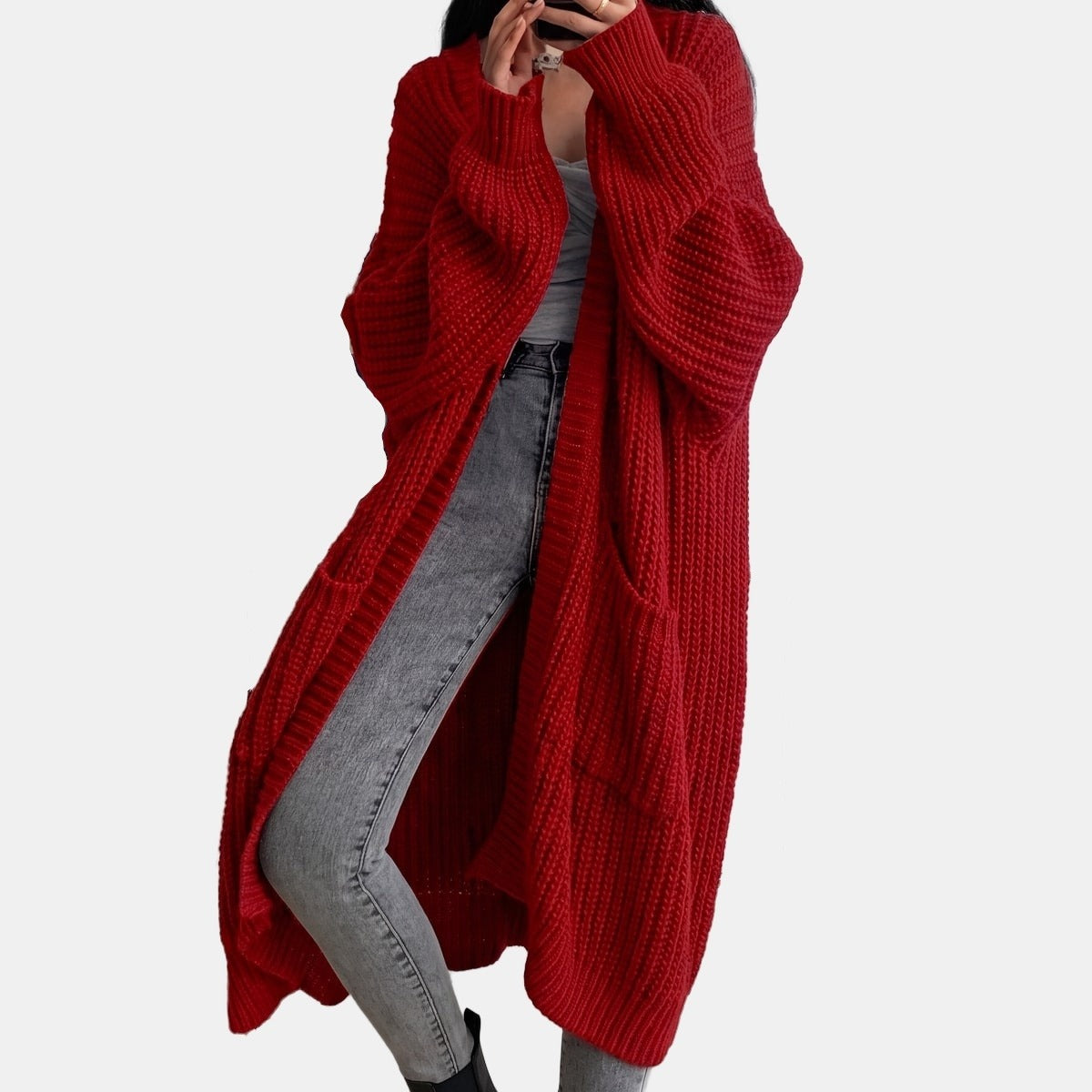 Cardigan Long à Poches Rouge, photo studio