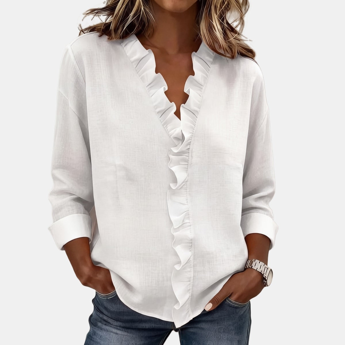 Huguette | Blouse raffinée à col V volanté Blanc, photo studio
