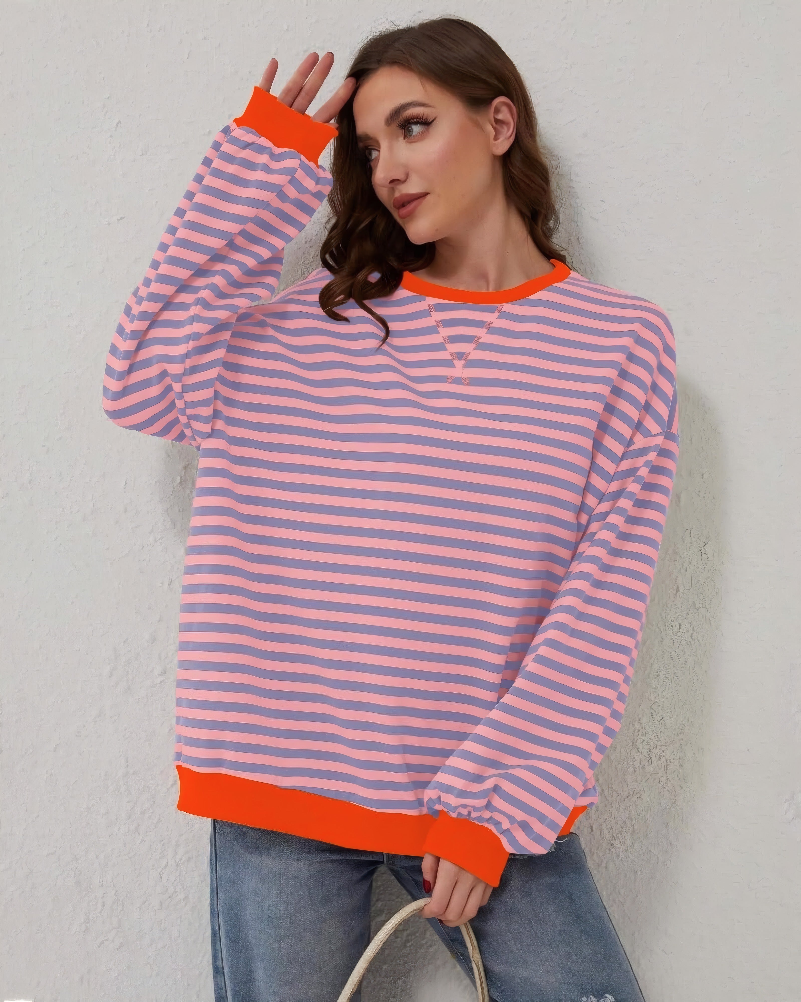 Solange | Sweat rayé à bords fluo Rose, photo studio