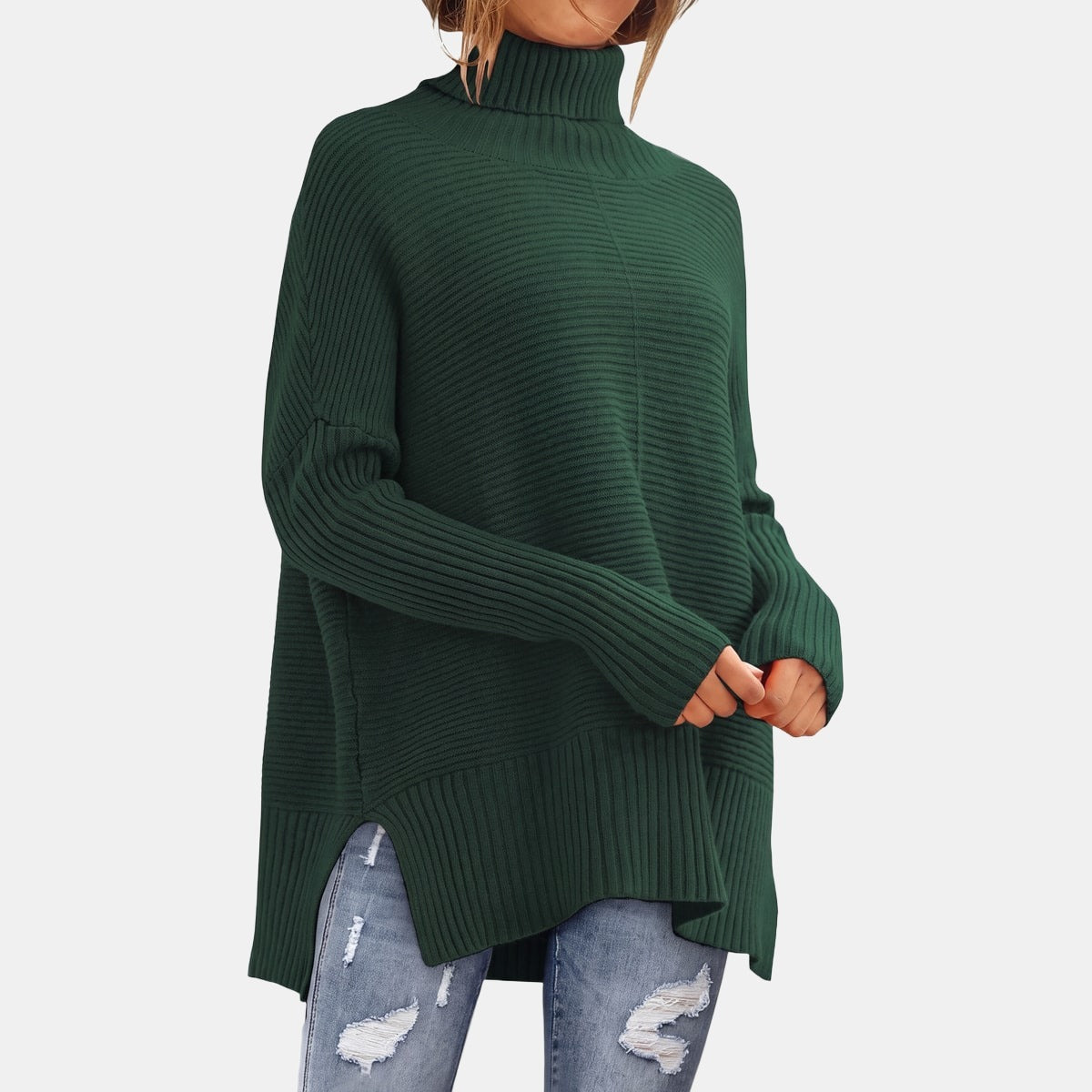 Andrée | Pull à col roulé à ourlet asymétrique fendu Vert, photo studio
