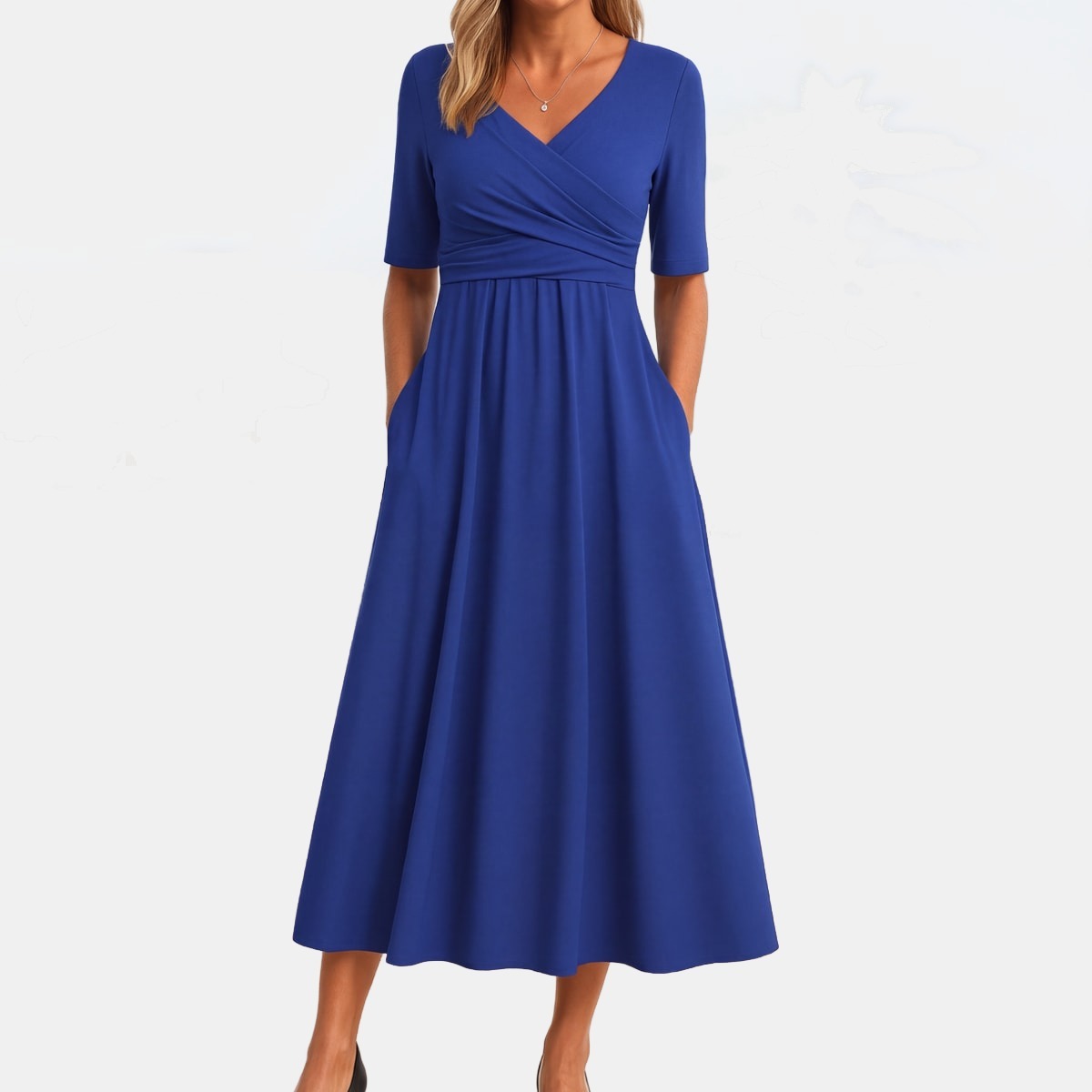 Dominique | Robe portefeuille stylée Bleu marine, photo studio