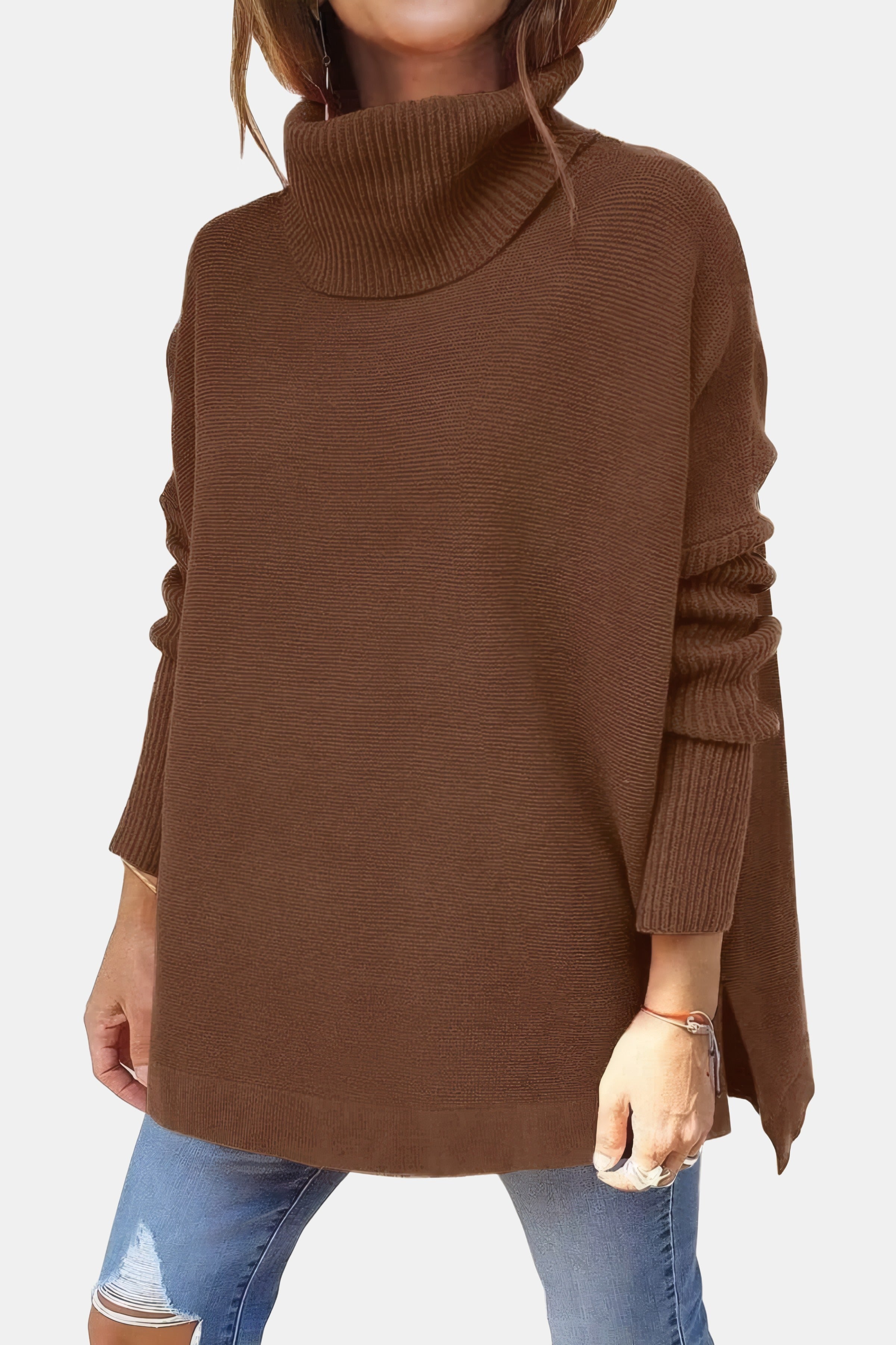 Priscille | Pull oversize à ourlet fendu Marron foncé, photo studio