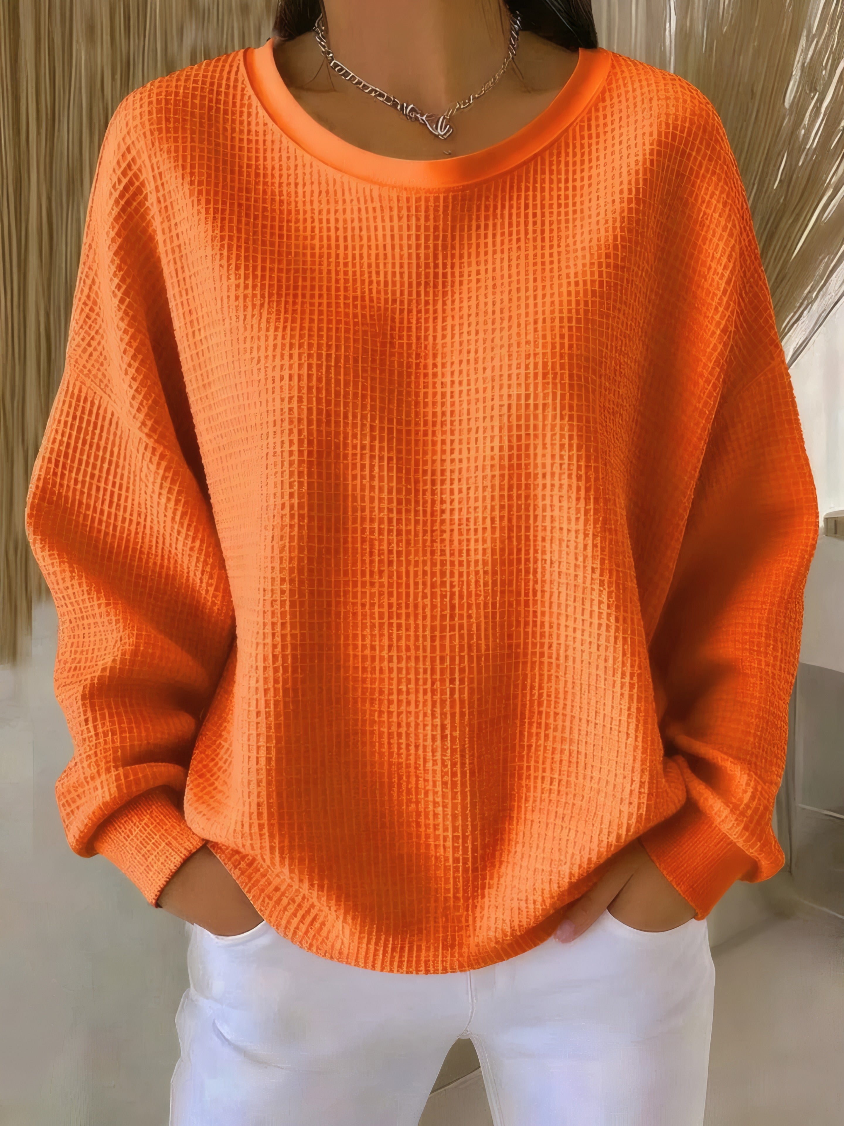 Louane | Pull léger à coupe décontractée Orange, photo studio