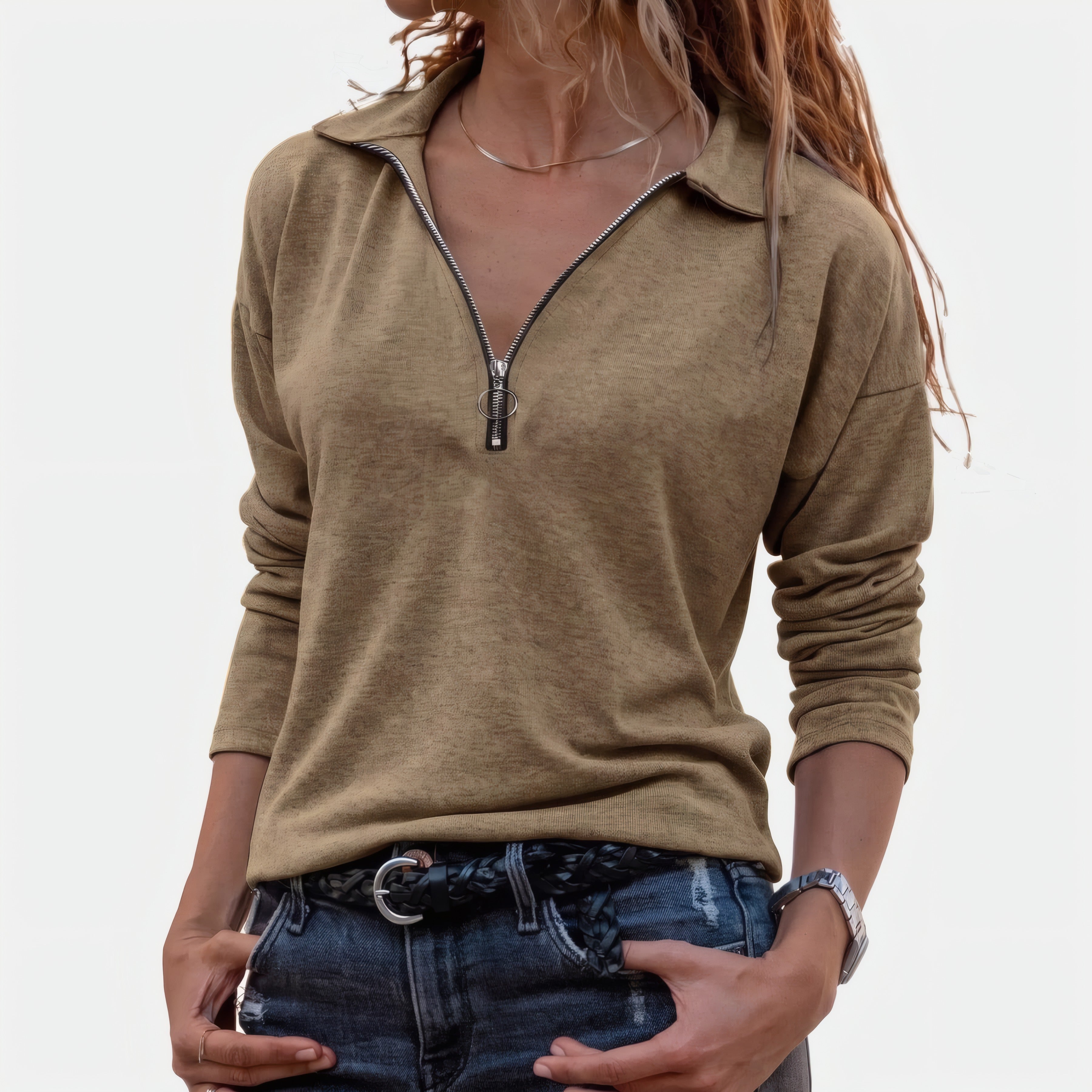 Lauriane | Pull douillet à col zippé Kaki, photo studio