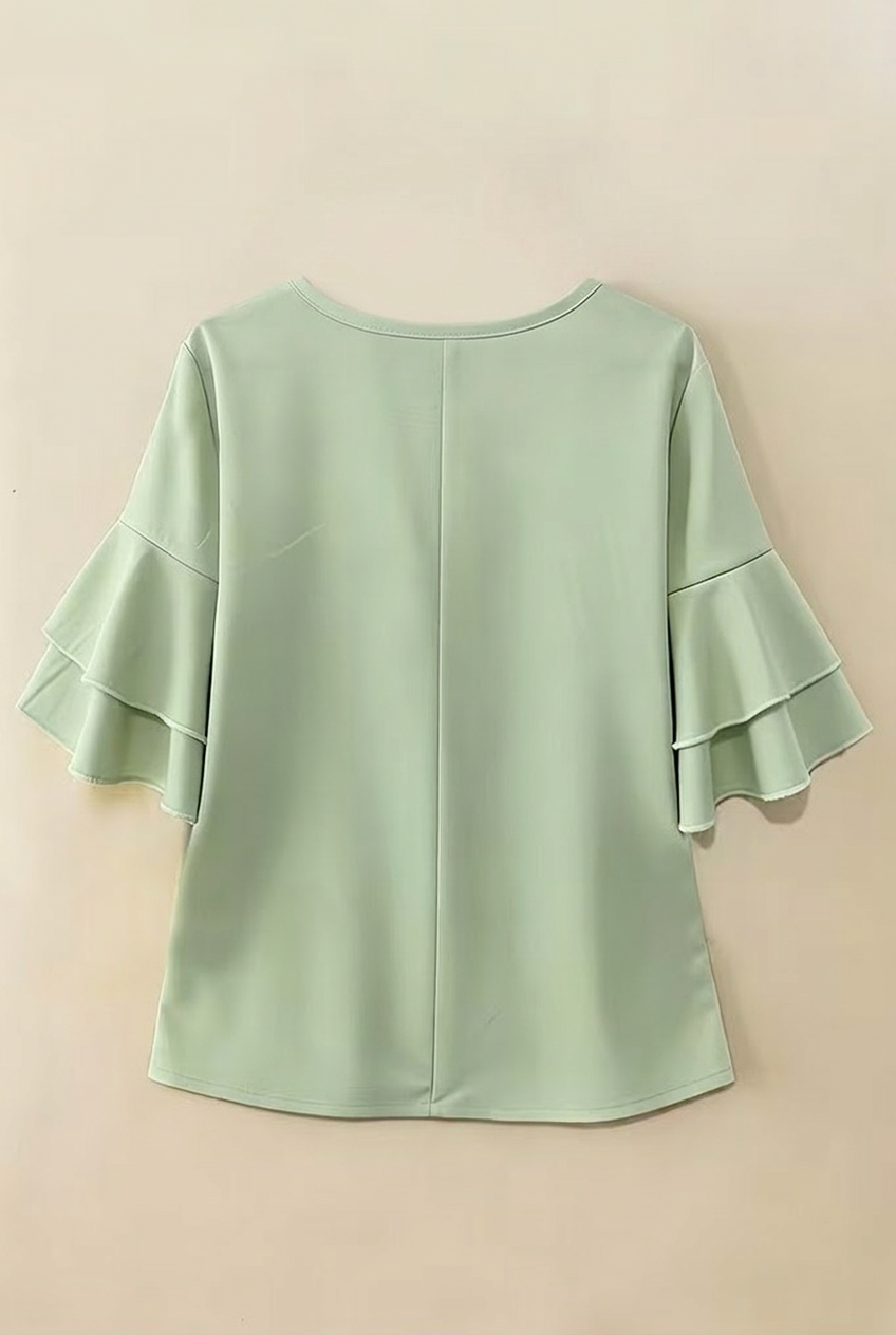 Une blouse, du café au dîner.