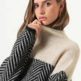Apolline | Pull à col montant à motif zigzag