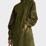 Robe en suédine à col roulé et franges