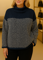 Joséphine | Pull ample à chevrons et col montant