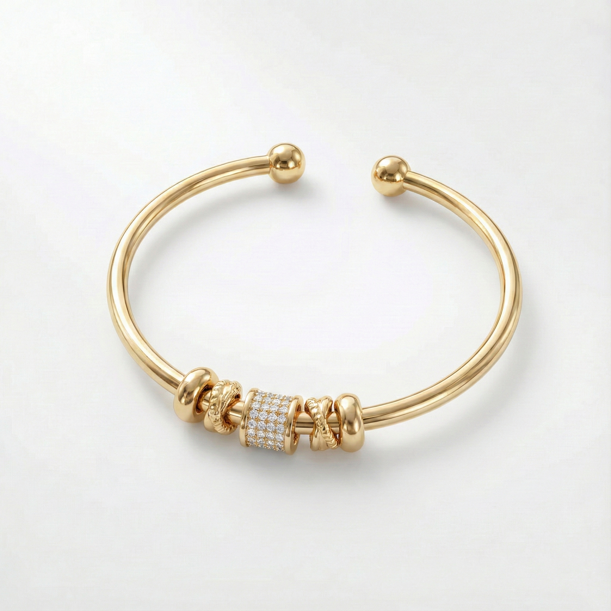Nina – Bracelet réglable en or avec breloques