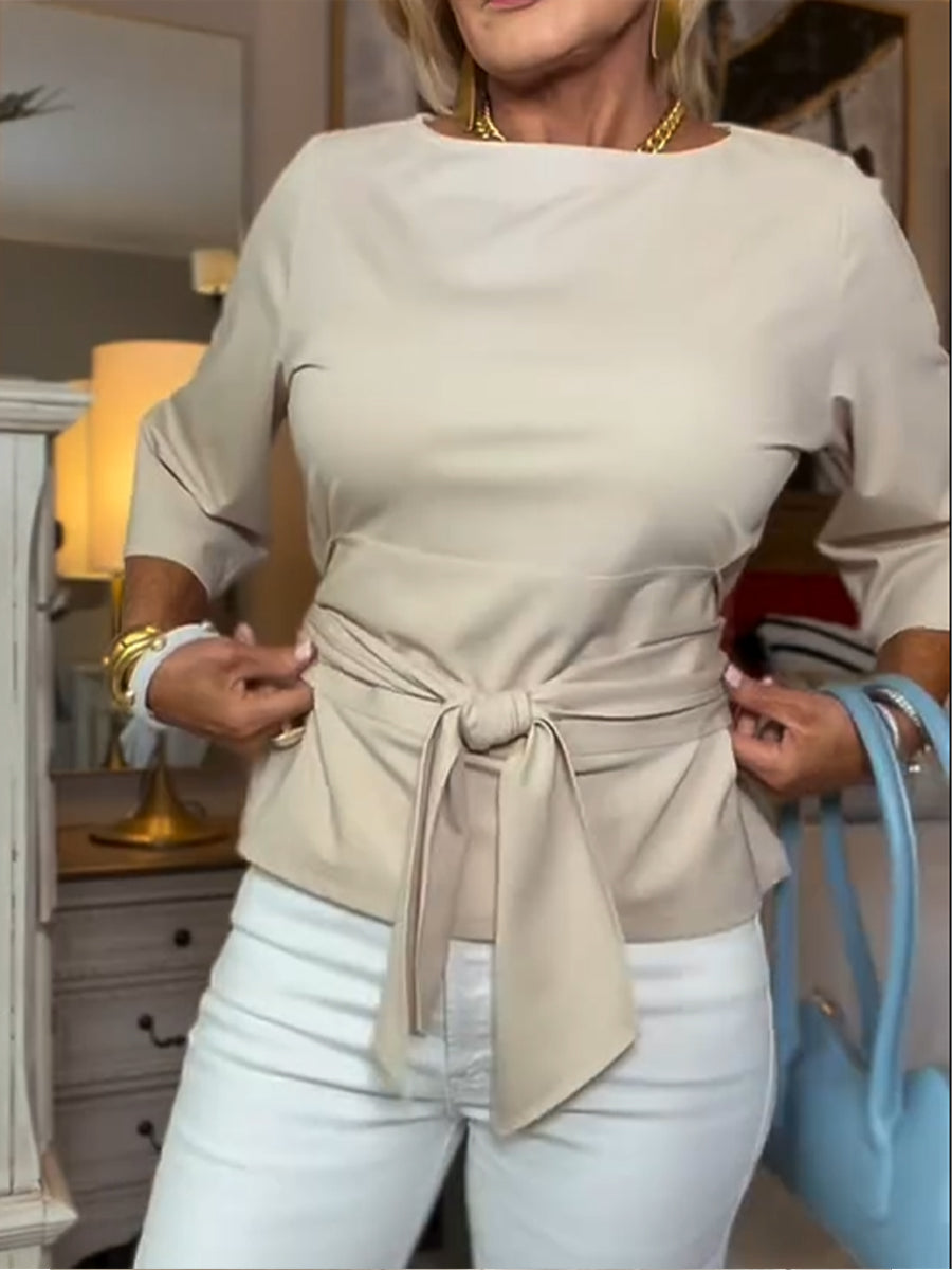 Une blouse, du café au dîner.