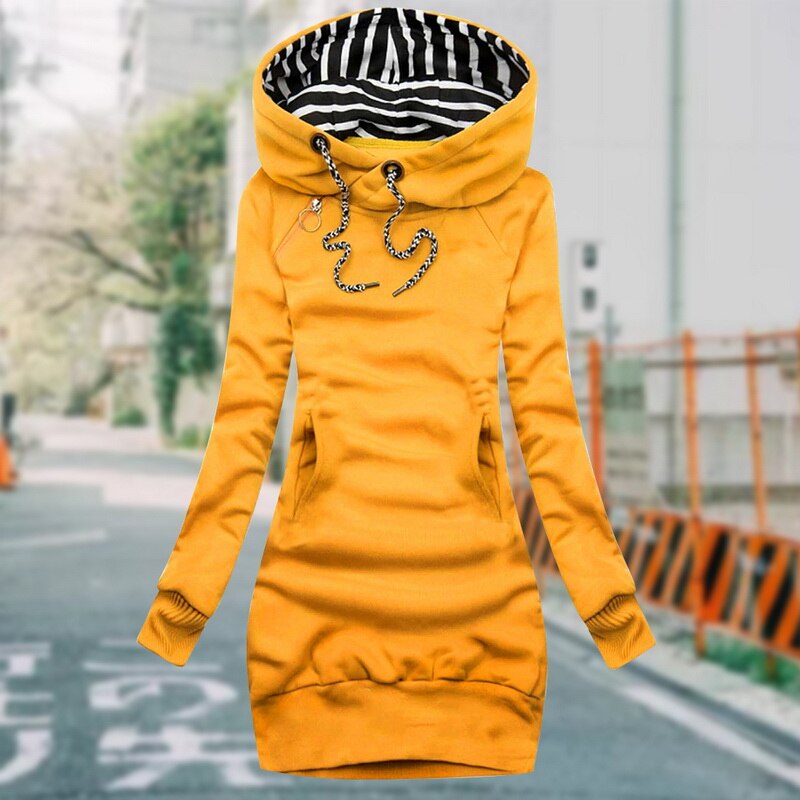 Martha | Robe-sweat longue à capuche et poche kangourou Jaune, photo studio