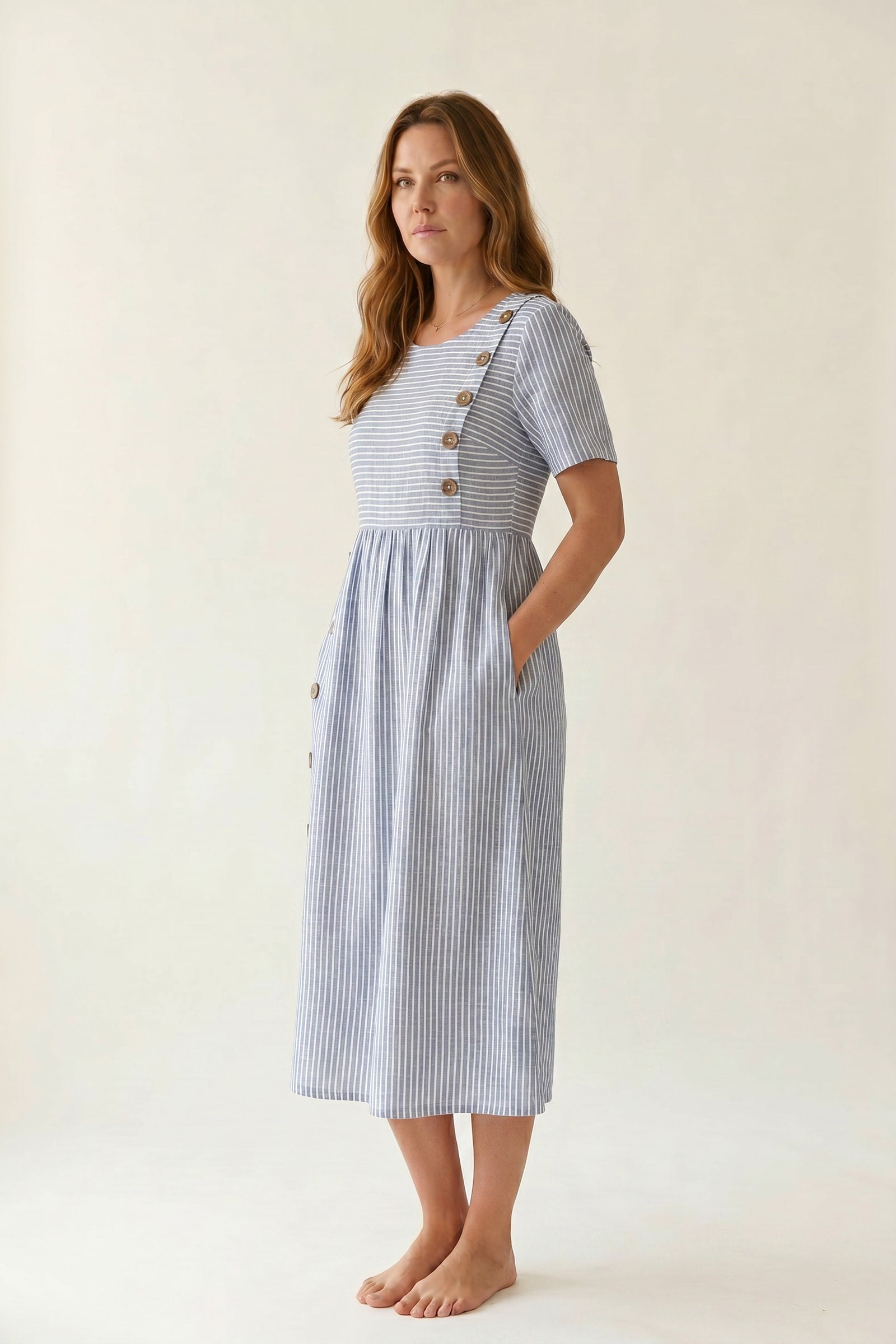 Robe midi rayée, vue de trois-quarts