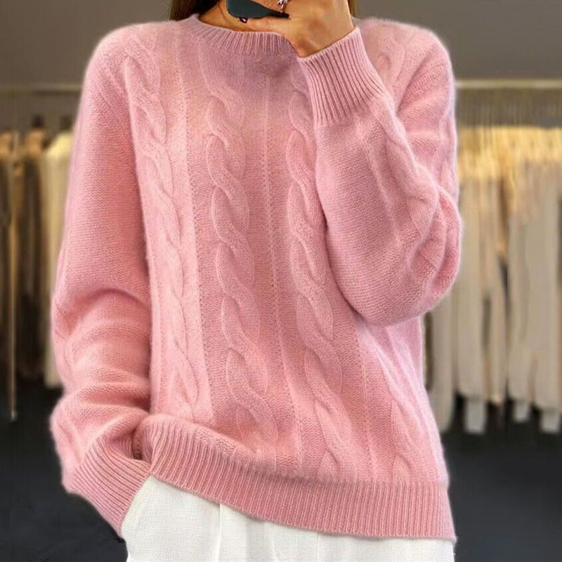 Laurette | Pull d'hiver chic et classique Rose, photo studio