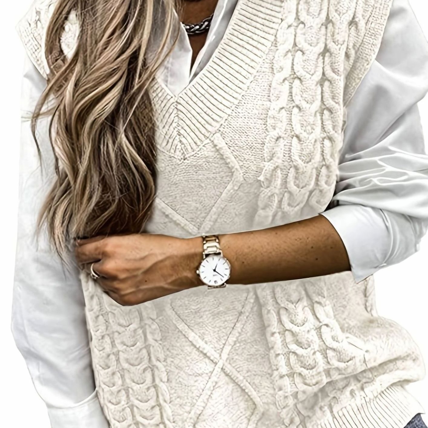 Lene | Gilet sans manches à torsades et col V Crème, photo studio