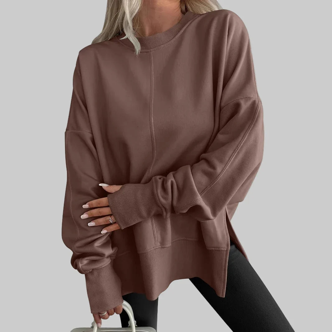 Candice | Sweat oversize à fentes latérales Marron, photo studio