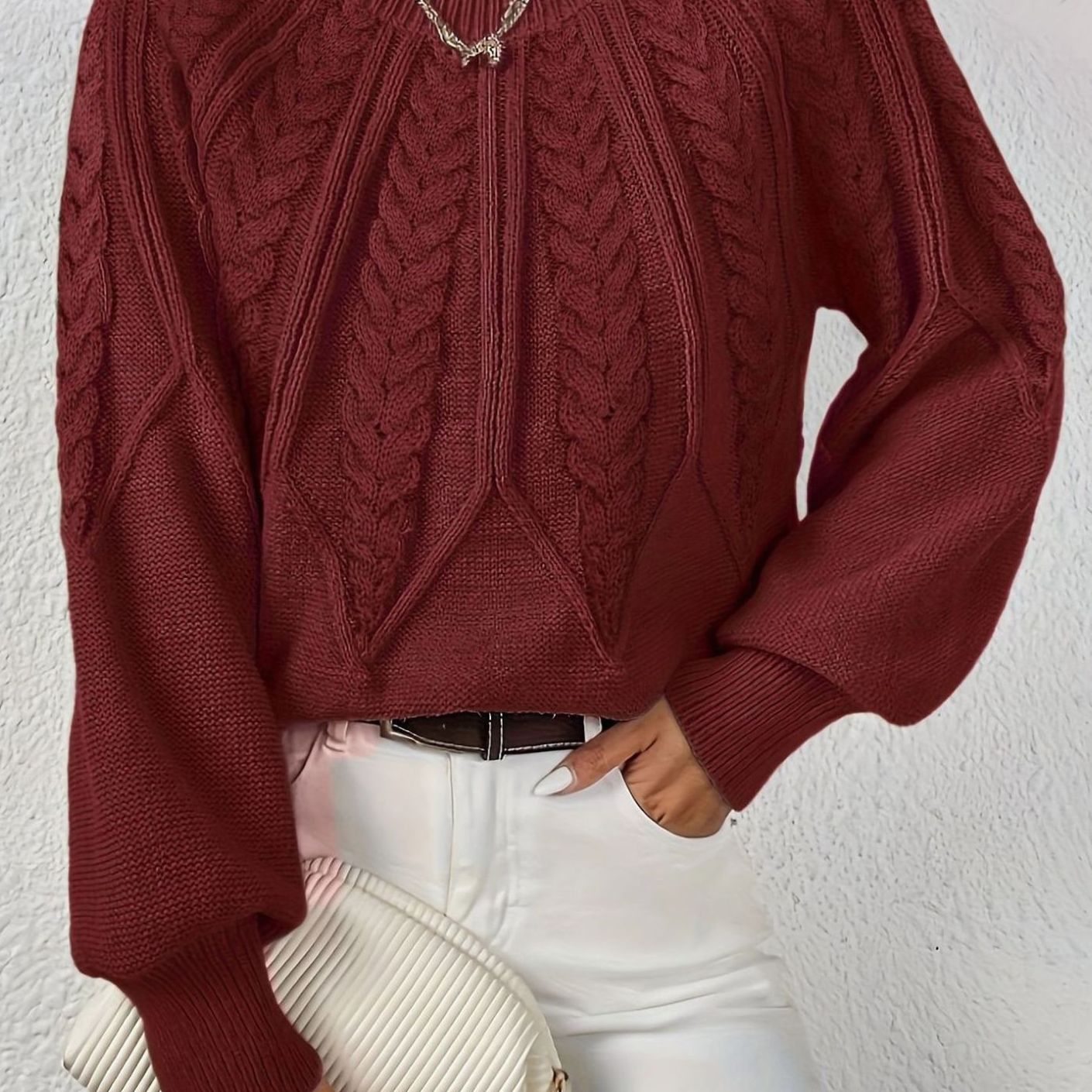 Kirsten | Pull en maille à manches raglan et torsades Rouge bourgogne, photo studio