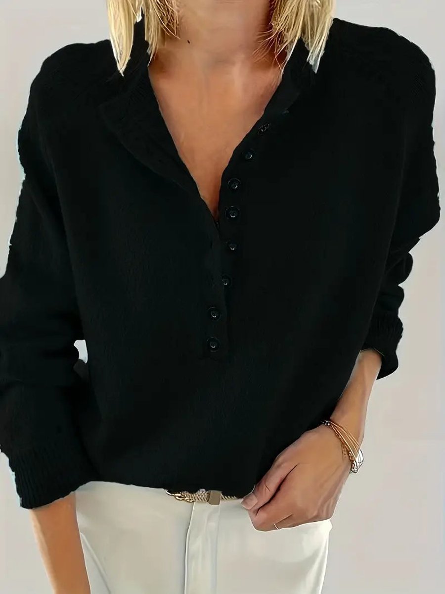 Suzanne | Pull en maille à col V boutonné Noir, photo studio