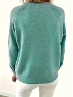 Suzanne | Pull en maille à col V boutonné
