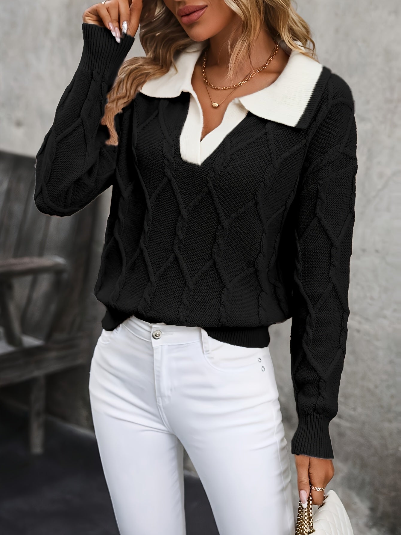 Alix | Pull à motif losanges et col polo contrasté Noir, photo studio